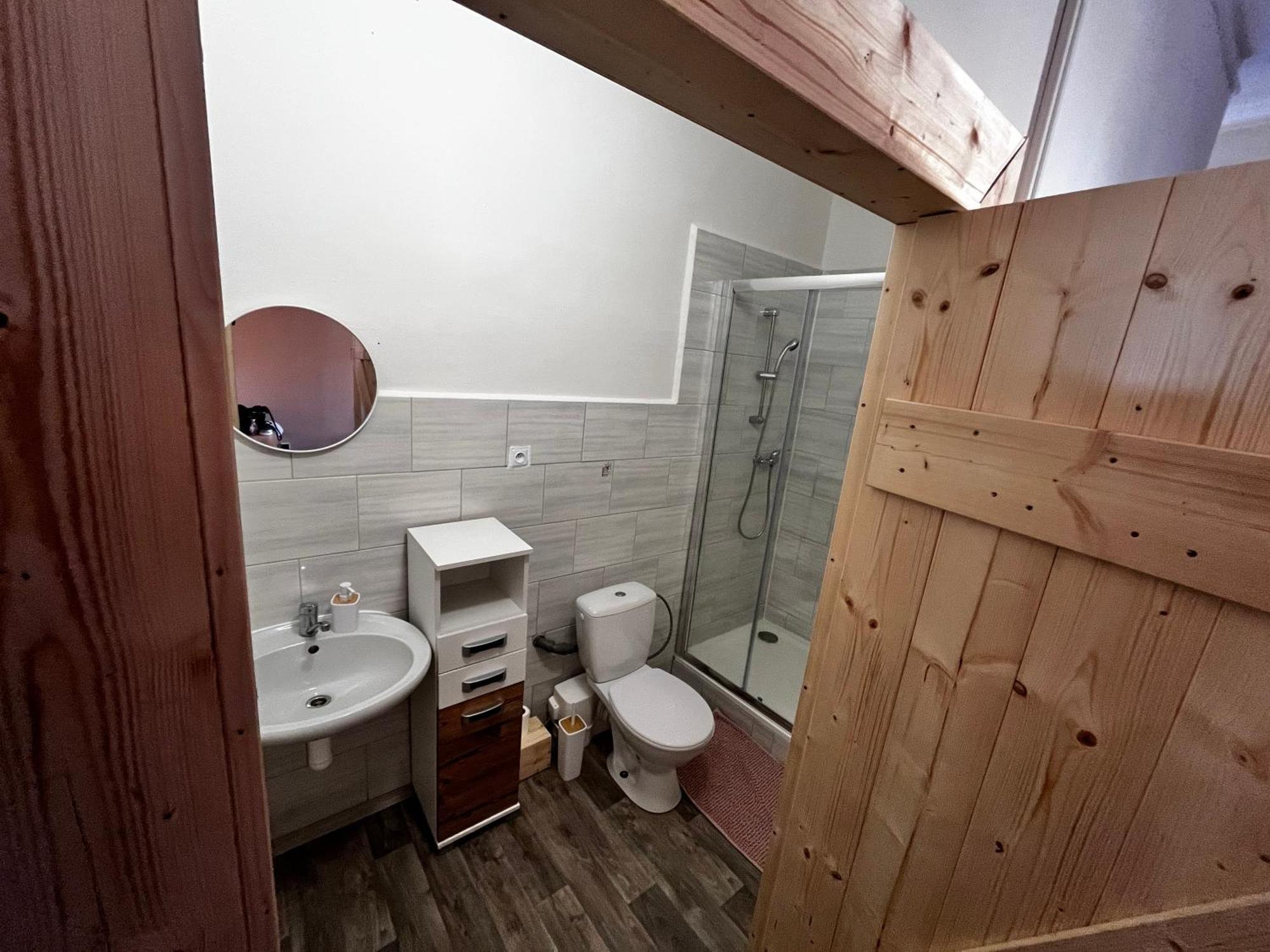Restaurace A Penzion Vlci Jama Horní Blatná Esterno foto