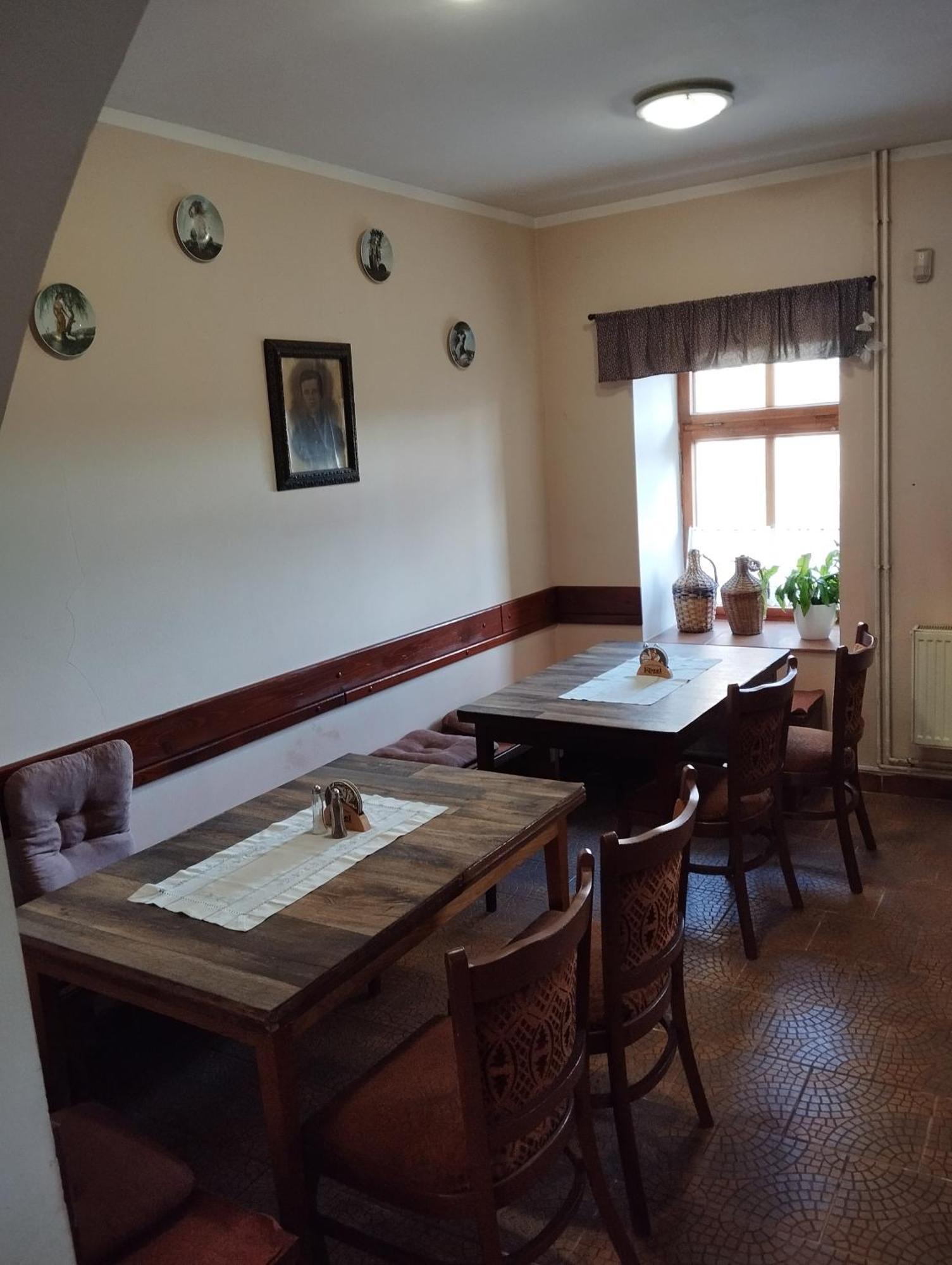 Restaurace A Penzion Vlci Jama Horní Blatná Esterno foto