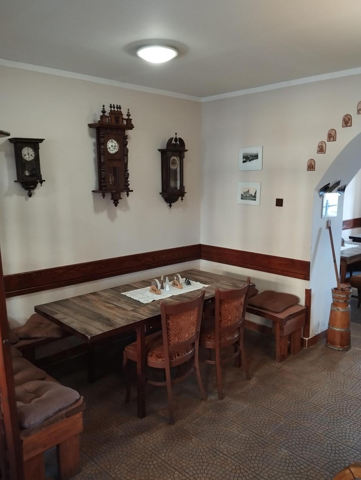 Restaurace A Penzion Vlci Jama Horní Blatná Esterno foto